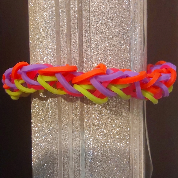 Twisty bracelet - Picture 2 of 4